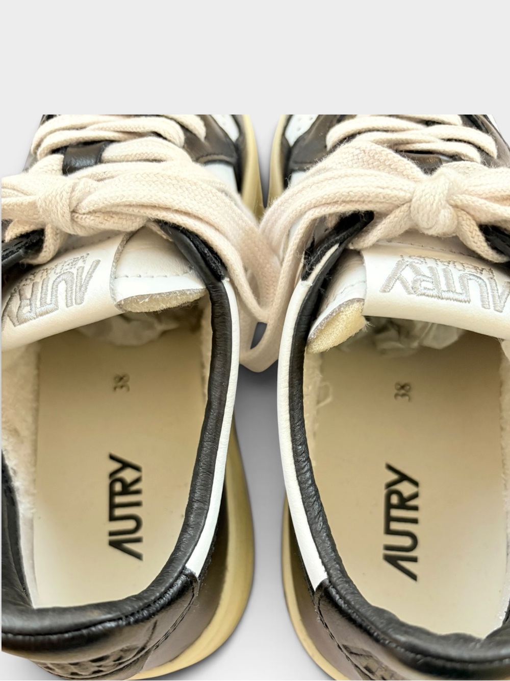 Autry NWT
Platform Low "White/Black" sneakers in Sz 8 - Picture 7 of 10